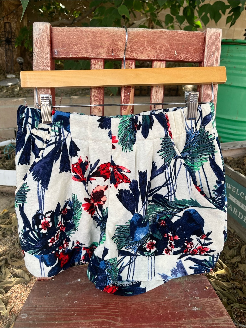 Philosophy High-Waist Floral Shorts - White, Navy & Red
